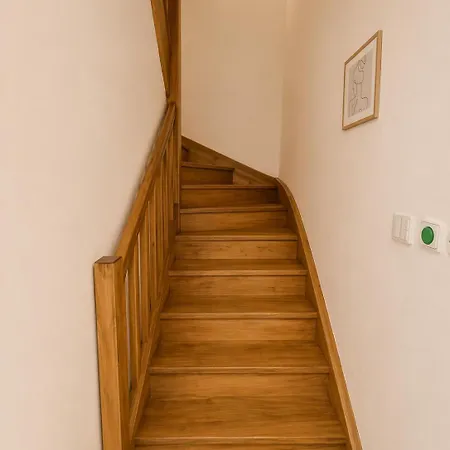 Grand Maisonette 120m Castle View * 프라하